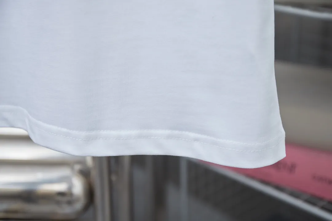 🅿️220 Ch*ome Hearte 25SS new style for early spring, short-sleeved Croix heart diamonds, light luxury, essential item for daily commuting for men and women, correct version, welcome to compare, detailed features · 320g 100% pure cotton double yarn jersey fabric · Special thickened 32 pieces of double-strand 1X1 thread in the same vat custom dyeing · Imported Australian matte pearlescent diamonds ➕ Artificial spray color · Double needle stitching and cross-stitching process · Original main mark, washed tag, brand moisture-proof paper packaging Color: black/white Size: S/M/L/XL
